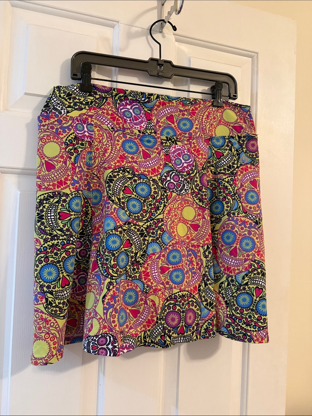 Women’s Dona Jo Colorful Sugar Skull Print A-Line Skort - size 3, XXL